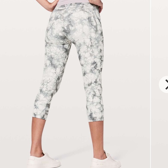 Lululemon Wunder Under High Rise Crop leggings - Picture 2 of 3